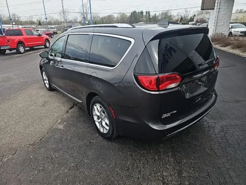 More photos of 2019 Chrysler Pacifica Touring L at RightDrive Muncie, IN