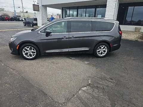 More photos of 2019 Chrysler Pacifica Touring L at RightDrive Muncie, IN