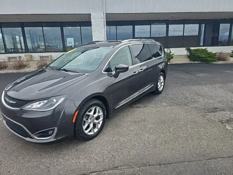 Another view of 2019 Chrysler Pacifica Touring L for sale in Muncie, IN at RightDrive Muncie