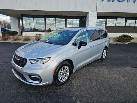 Another view of 2024 Chrysler Pacifica Touring L for sale in Muncie, IN at RightDrive Muncie