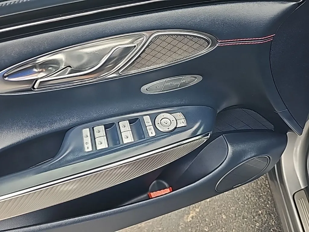 2023 GENESIS GV70 Standard - Photo 19