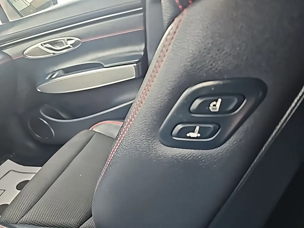 2023 GENESIS GV70 Standard - Photo 15