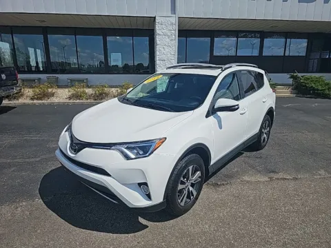 White 2018 Toyota RAV4 XLE for sale in Muncie, IN