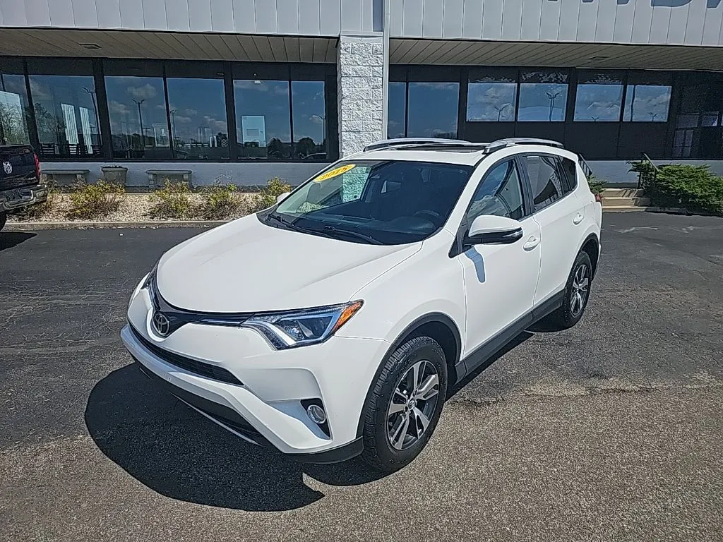 White 2018 Toyota RAV4 XLE for sale in Muncie, IN
