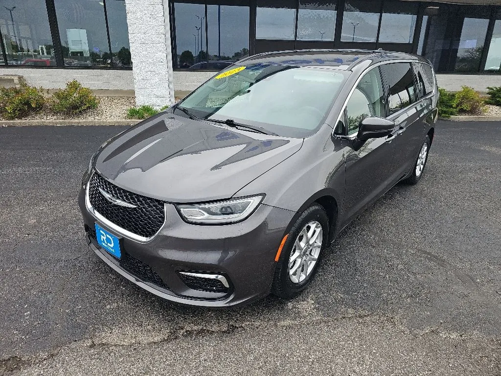 2023 Chrysler Pacifica Touring L for sale in Muncie, IN