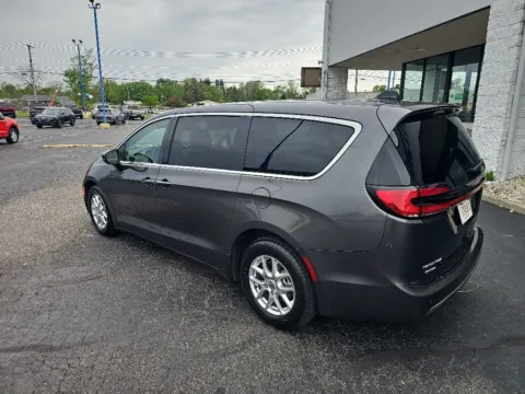 More photos of 2023 Chrysler Pacifica Touring L at RightDrive Muncie, IN