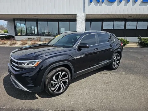Another view of 2023 Volkswagen Atlas Cross Sport 2.0T SEL for sale in Muncie, IN at RightDrive Muncie