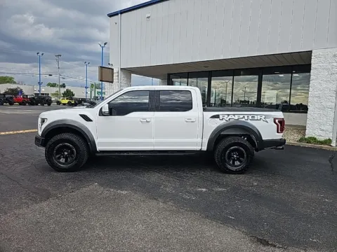 More photos of 2018 Ford F-150 Raptor at RightDrive Muncie, IN