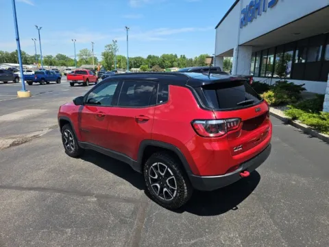 More photos of 2025 Jeep Compass Trailhawk at RightDrive Muncie, IN