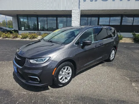 Another view of 2023 Chrysler Pacifica Touring L for sale in Muncie, IN at RightDrive Muncie