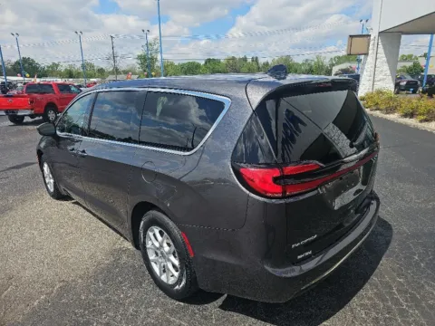 More photos of 2023 Chrysler Pacifica Touring L at RightDrive Muncie, IN