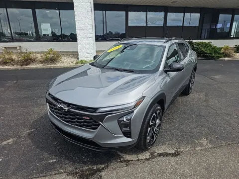 Gray 2024 Chevrolet Trax 2RS for sale in Muncie, IN