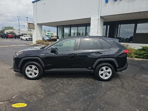 More photos of 2021 Toyota RAV4 Hybrid LE at RightDrive Muncie, IN