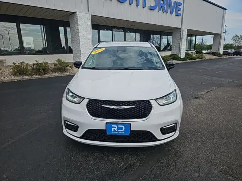 Photos of 2024 Chrysler Pacifica Touring L for sale in Muncie, IN at RightDrive Muncie