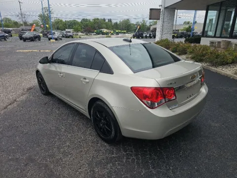 More photos of 2015 Chevrolet Cruze 1LT at RightDrive Muncie, IN