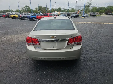 More photos of 2015 Chevrolet Cruze 1LT at RightDrive Muncie, IN