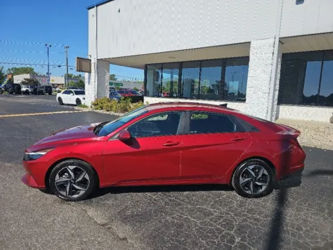 More photos of 2023 Hyundai Elantra SEL at RightDrive Muncie, IN