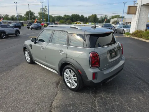 More photos of 2022 MINI Cooper Countryman at RightDrive Muncie, IN