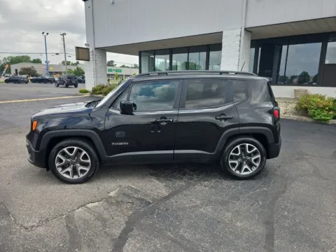 More photos of 2018 Jeep Renegade Latitude at RightDrive Muncie, IN