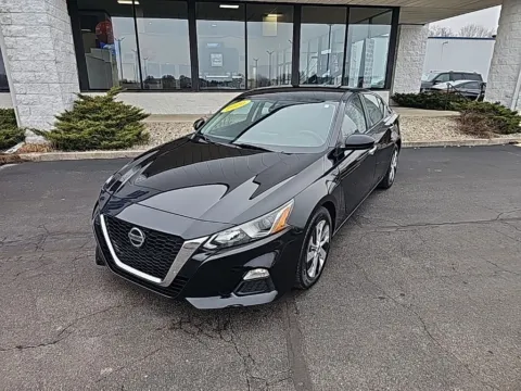 Black 2020 Nissan Altima 2.5 S for sale in Muncie, IN