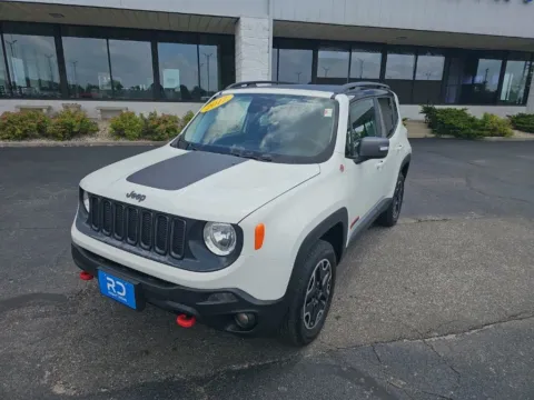 White 2017 Jeep Renegade Trailhawk for sale in Muncie, IN