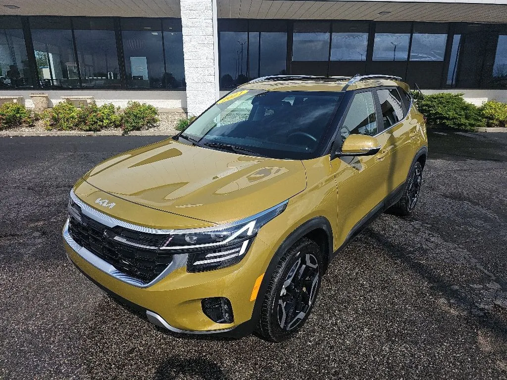 Green 2024 Kia Seltos SX for sale in Muncie, IN