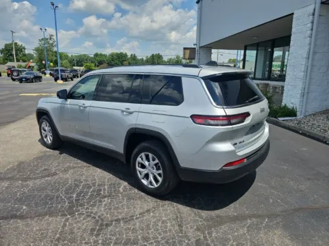 More photos of 2021 Jeep Grand Cherokee L Limited at RightDrive Muncie, IN