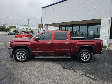 More photos of 2017 GMC Sierra 1500 SLT at RightDrive Muncie, IN