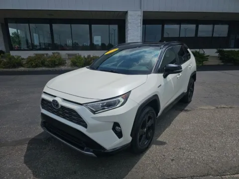 White 2020 Toyota RAV4 Hybrid XSE for sale in Muncie, IN