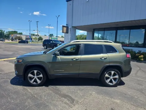 More photos of 2019 Jeep Cherokee Limited at RightDrive Muncie, IN