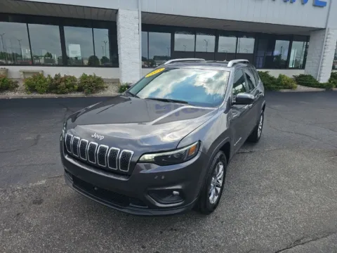 Gray 2021 Jeep Cherokee Latitude Plus for sale in Muncie, IN