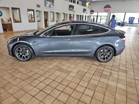 More photos of 2018 Tesla Model 3 Long Range at RightDrive Muncie, IN