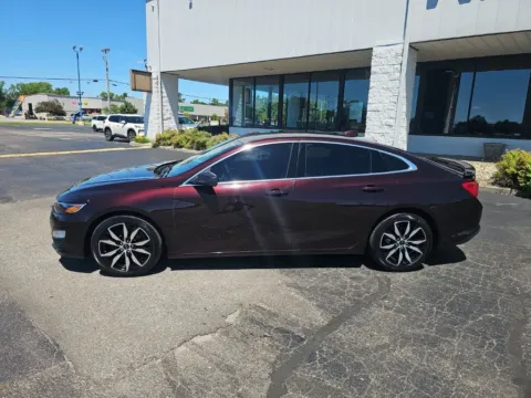 More photos of 2021 Chevrolet Malibu RS at RightDrive Muncie, IN