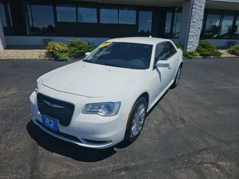 White 2022 Chrysler 300 Touring for sale in Muncie, IN