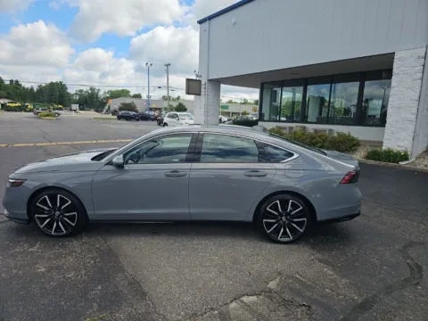 More photos of 2024 Honda Accord Hybrid Touring at RightDrive Muncie, IN
