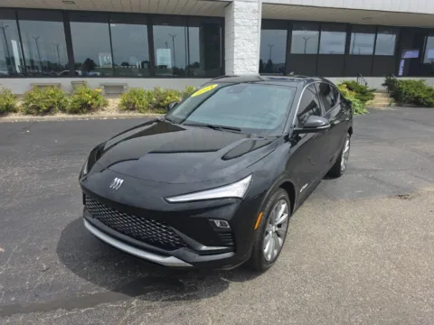 Black 2024 Buick Envista Avenir for sale in Muncie, IN