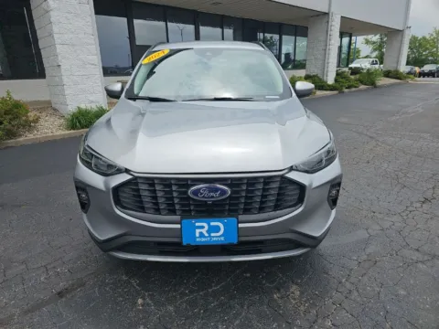 Photos of 2024 Ford Escape Platinum for sale in Muncie, IN at RightDrive Muncie