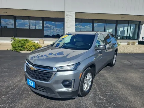 Gray 2023 Chevrolet Traverse LS for sale in Muncie, IN