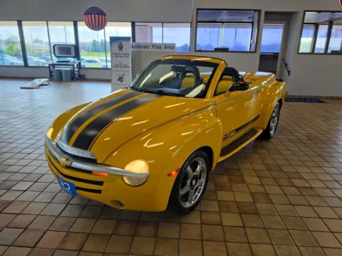 Yellow 2004 Chevrolet SSR for sale in Muncie, IN