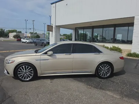 More photos of 2017 Lincoln Continental Select at RightDrive Muncie, IN