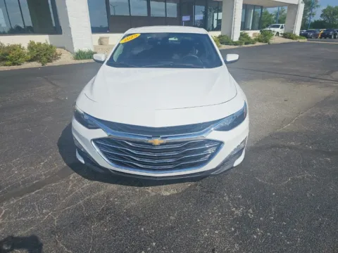 Photos of 2025 Chevrolet Malibu LT for sale in Muncie, IN at RightDrive Muncie