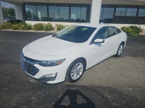 White 2025 Chevrolet Malibu LT for sale in Muncie, IN