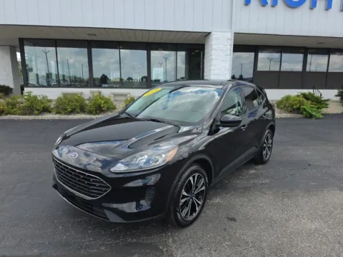 Photos of 2022 Ford Escape SE for sale in Muncie, IN at RightDrive Muncie