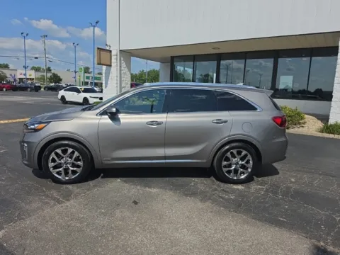 More photos of 2019 Kia Sorento SX Limited at RightDrive Muncie, IN