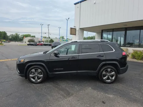 More photos of 2019 Jeep Cherokee Limited at RightDrive Muncie, IN