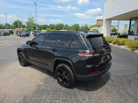 More photos of 2023 Jeep Grand Cherokee Limited at RightDrive Muncie, IN