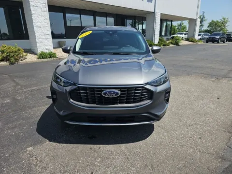 Photos of 2025 Ford Escape Platinum for sale in Muncie, IN at RightDrive Muncie