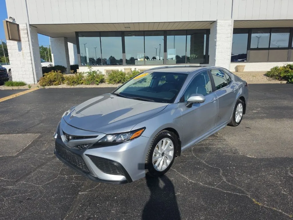 Silver 2024 Toyota Camry SE for sale in Muncie, IN