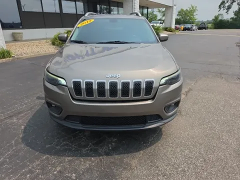 Photos of 2019 Jeep Cherokee Latitude Plus for sale in Muncie, IN at RightDrive Muncie
