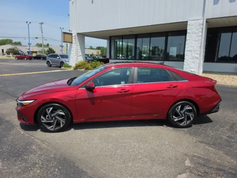 More photos of 2024 Hyundai Elantra Limited at RightDrive Muncie, IN